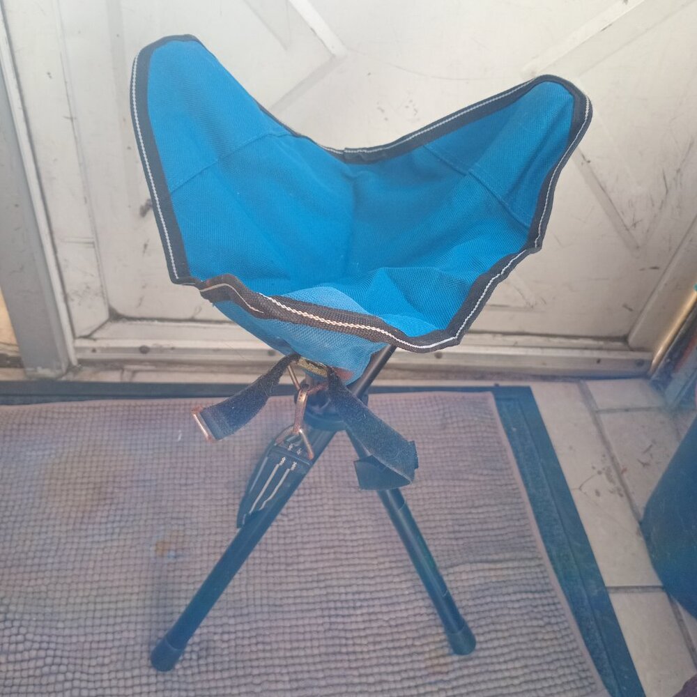 Blue Portable folding seat/ Tripod Variety Int'l